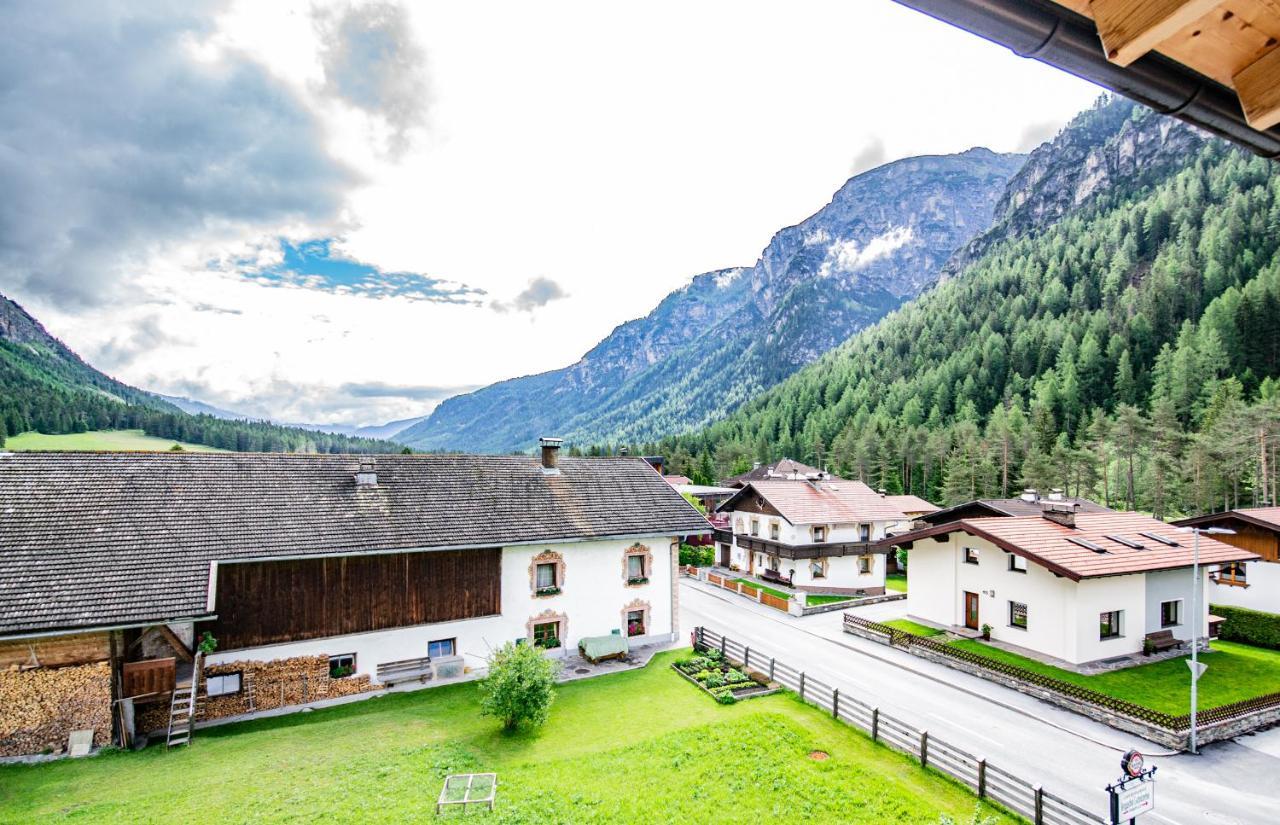Gschnitzerhof Apartment Exterior photo